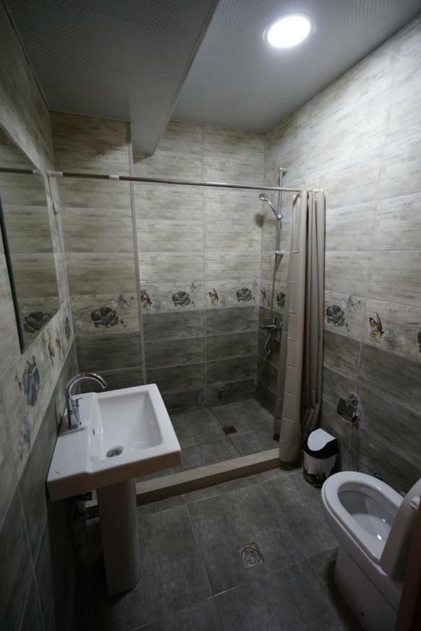 Hotel Daisy S Home Kutaisi Exterior photo