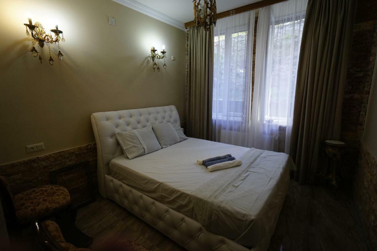 Hotel Daisy S Home Kutaisi Exterior photo